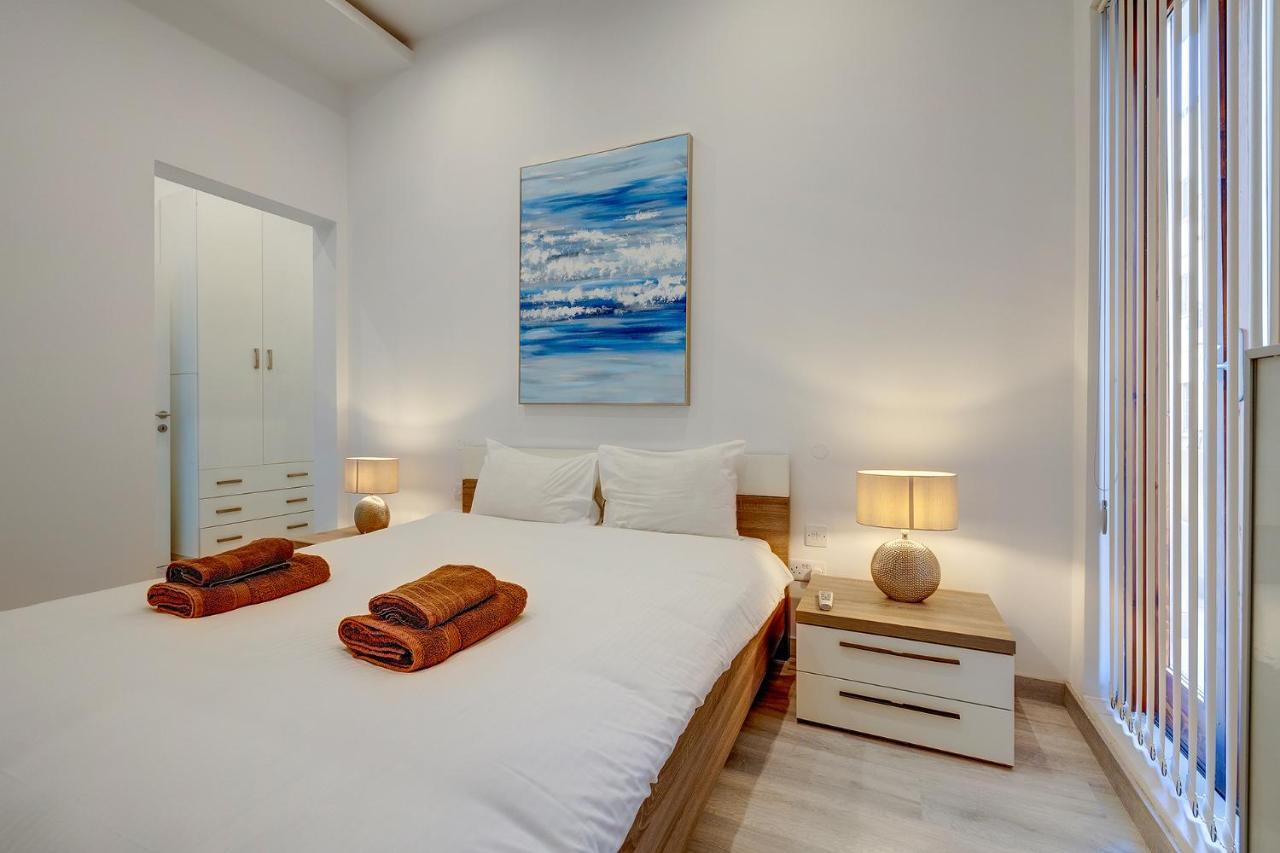 شقة Picturesque Sliema Pad Steps From The Seafront المظهر الخارجي الصورة