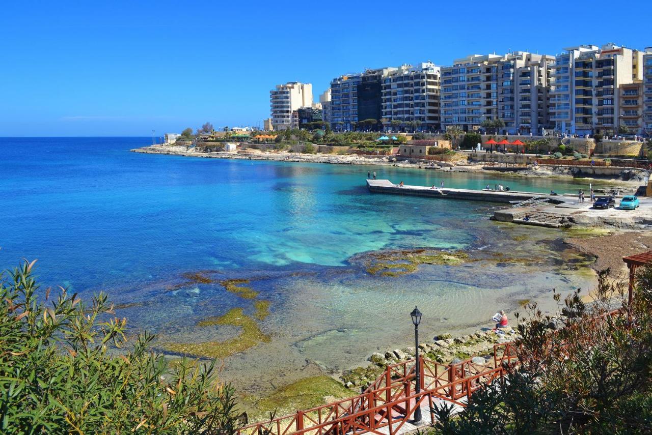 شقة Picturesque Sliema Pad Steps From The Seafront المظهر الخارجي الصورة