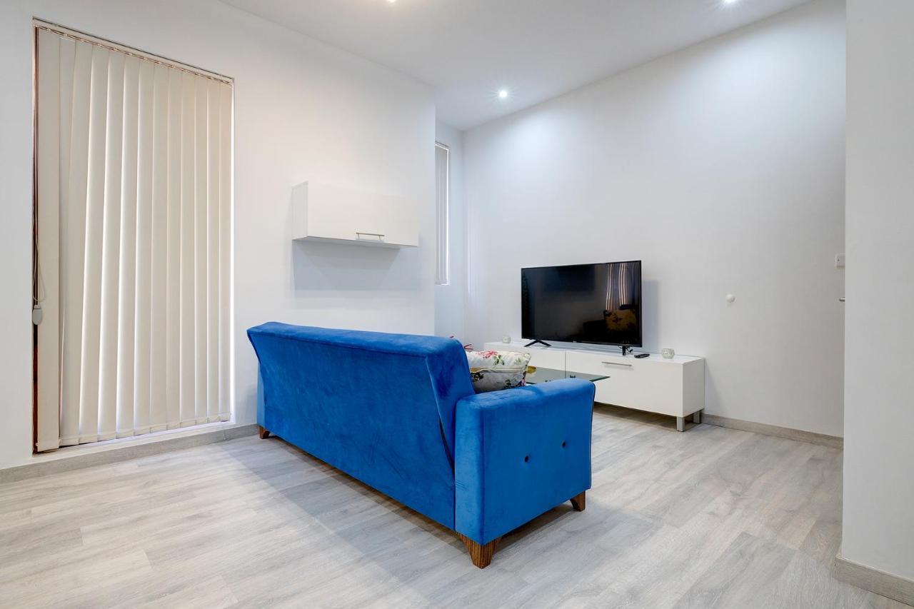 شقة Picturesque Sliema Pad Steps From The Seafront المظهر الخارجي الصورة