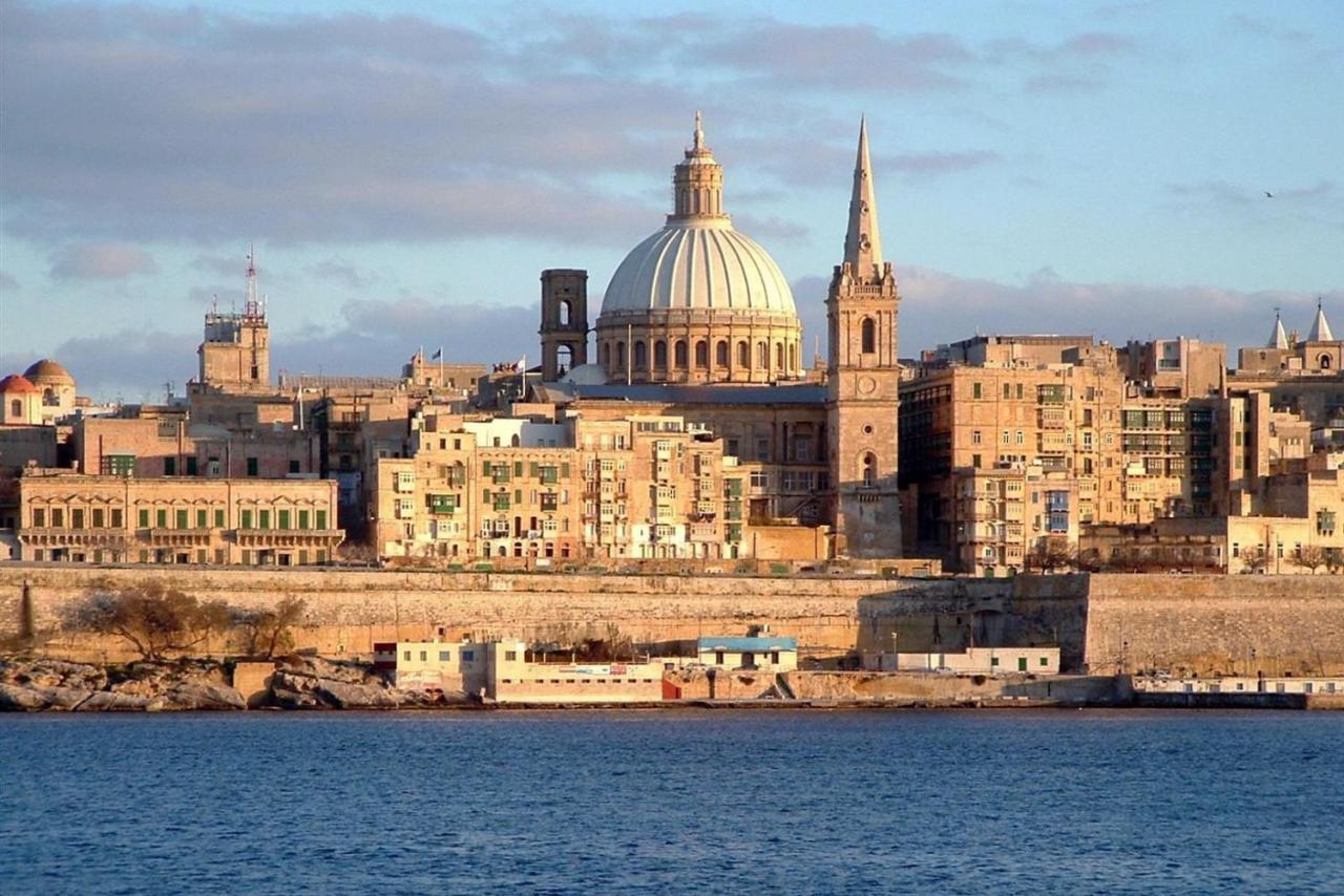 شقة Picturesque Sliema Pad Steps From The Seafront المظهر الخارجي الصورة