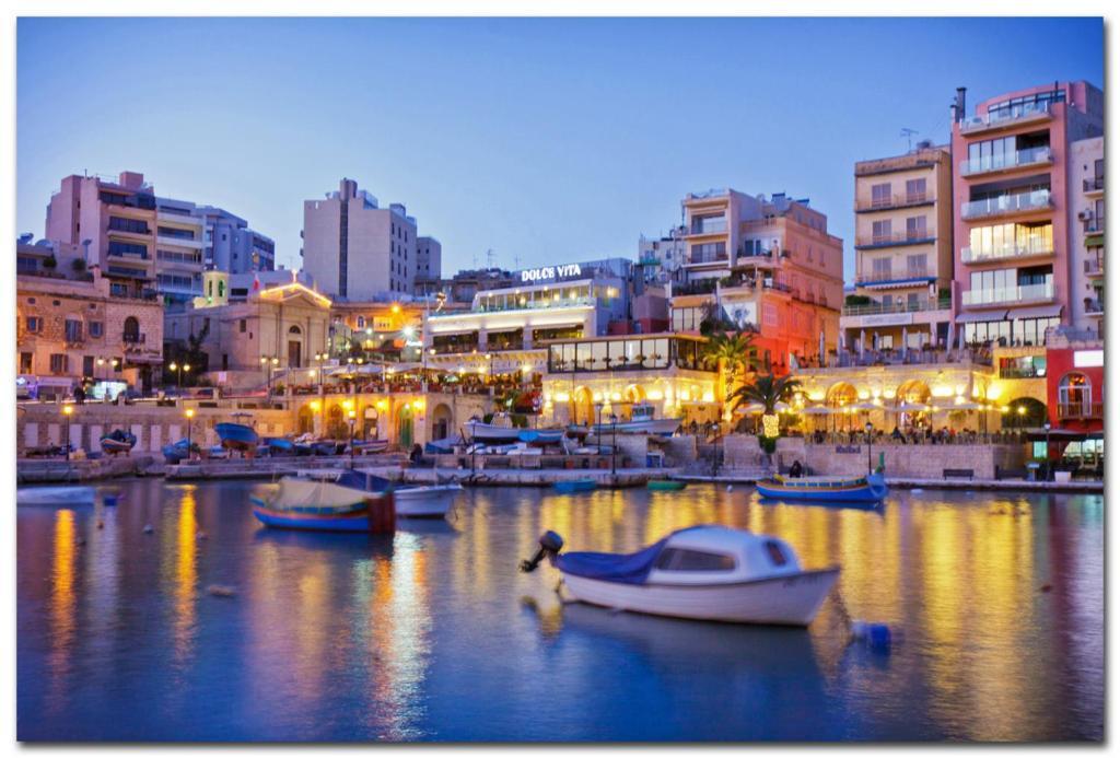 شقة Picturesque Sliema Pad Steps From The Seafront المظهر الخارجي الصورة